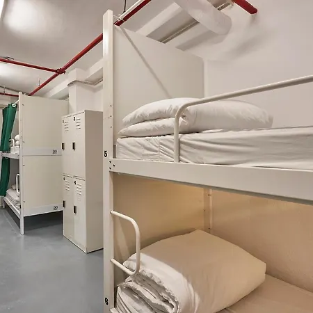 Hostel Hola Collblanc L'Hospitalet de Llobregat