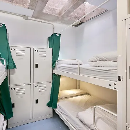 Hola Collblanc Hostel L'Hospitalet de Llobregat