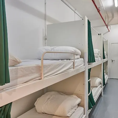 Hola Collblanc Hostel