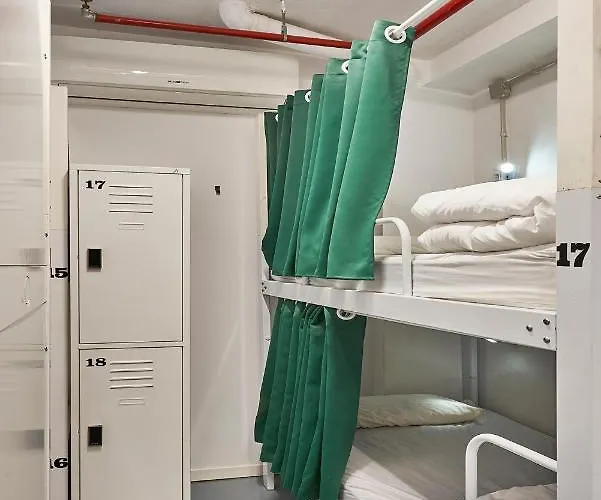 Hola Collblanc Hostel L'Hospitalet de Llobregat