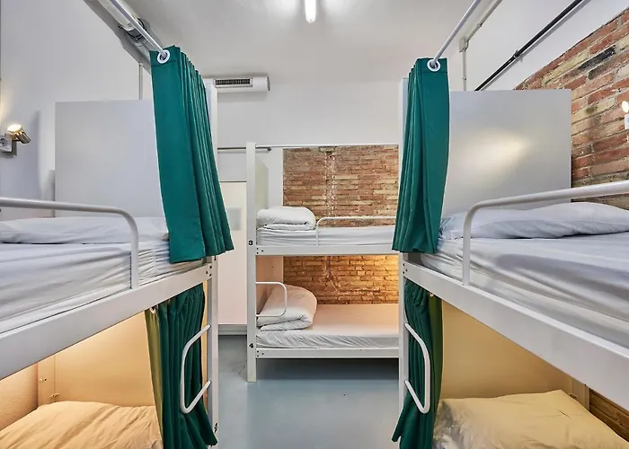 Hola Collblanc Hostel *