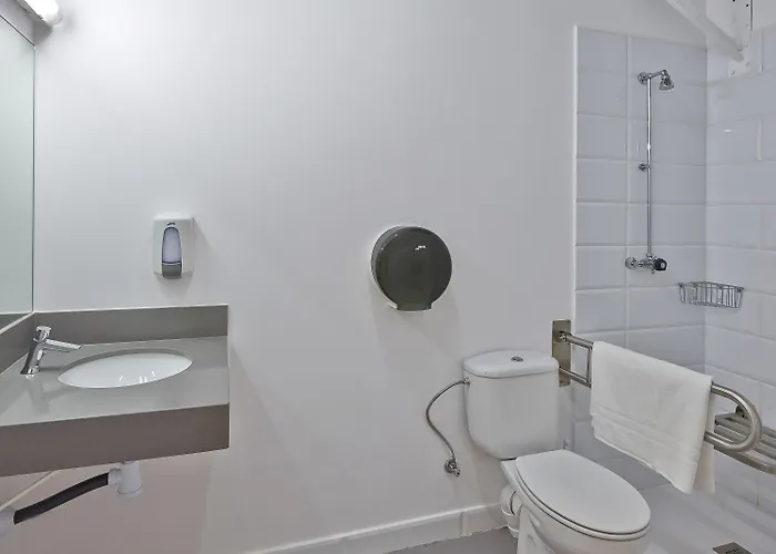 Hola Collblanc Hostel
