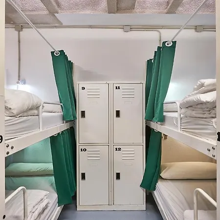 Hola Collblanc Auberge de jeunesse *