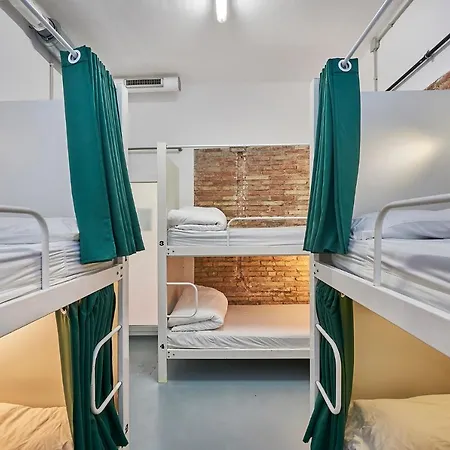 Hola Collblanc Hostel *