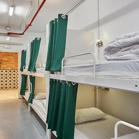 Hola Collblanc Hostel