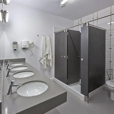 Hola Collblanc Hostel *