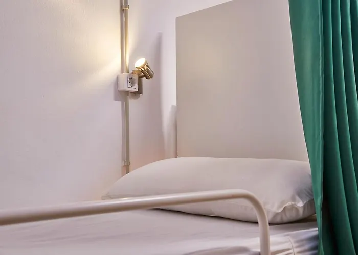 Hostel Hola Collblanc Hospitalet de Llobregat